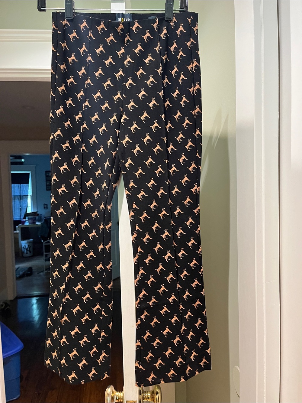 Maeve “The Margot” cropped pants XSP black with tan dogs Like New